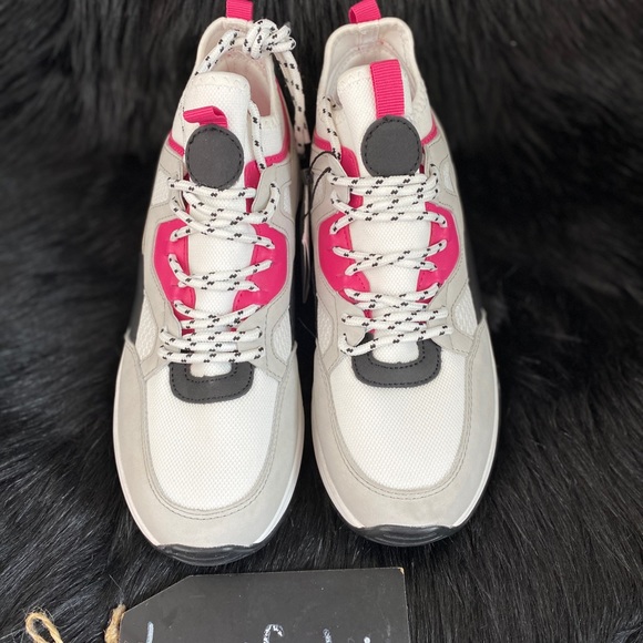 New Bershka Women’s Athletic Shoe - Picture 4 of 10